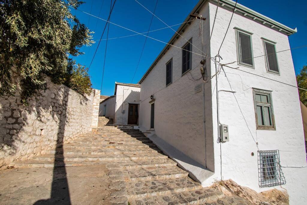 Iolis Loft Hydra Apartment ภายนอก รูปภาพ