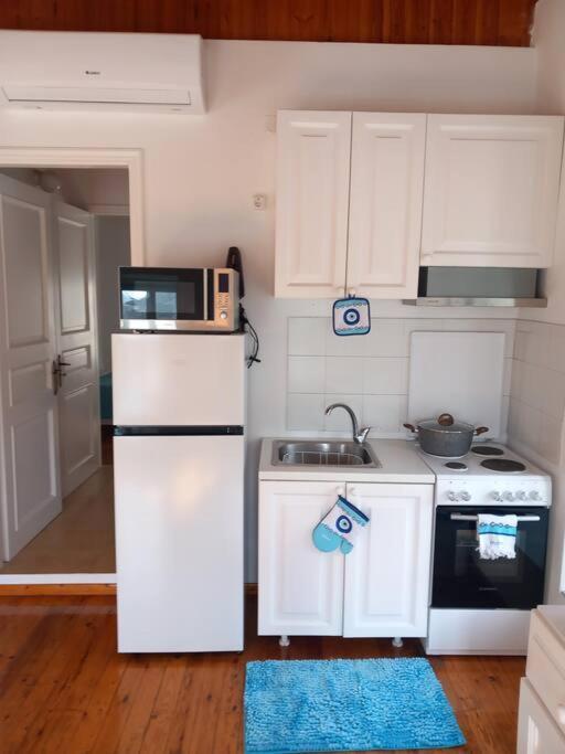 Iolis Loft Hydra Apartment ภายนอก รูปภาพ